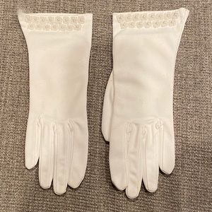 Beautiful dressy short white gloves with bead design at the wrist